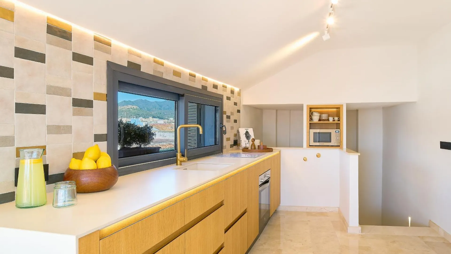 מאלגה Santos 7 - Bright 2-Bedroom Duplex Apartment With Two Terraces