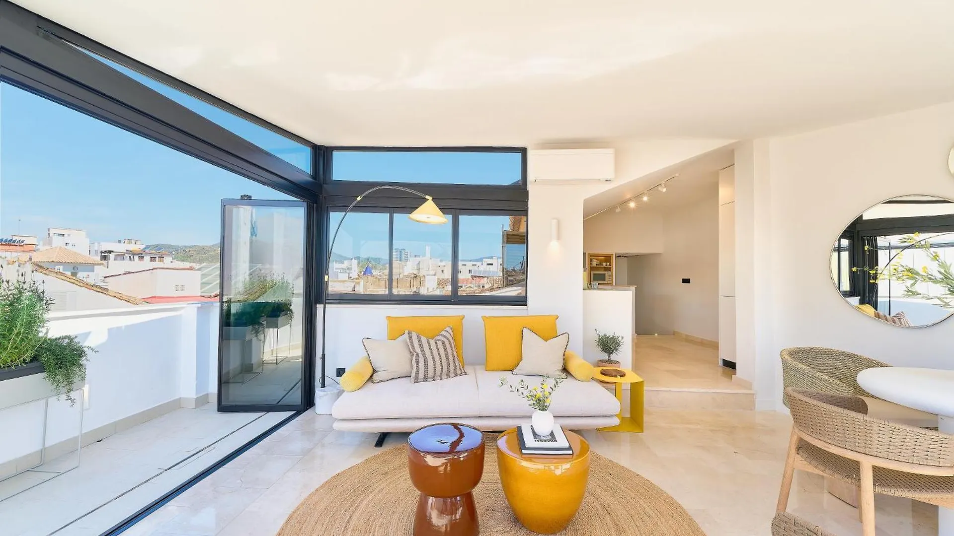מאלגה Santos 7 - Bright 2-Bedroom Duplex Apartment With Two Terraces